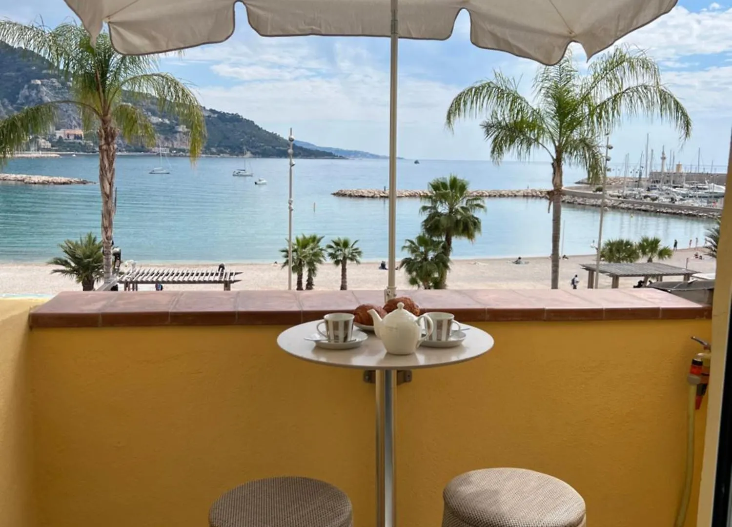 Entre Ciel Et Mer Menton 0*,